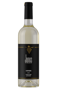 Kerner 2024 polosladké bílé víno z vinařství JANUŠ - Pozdní sběr